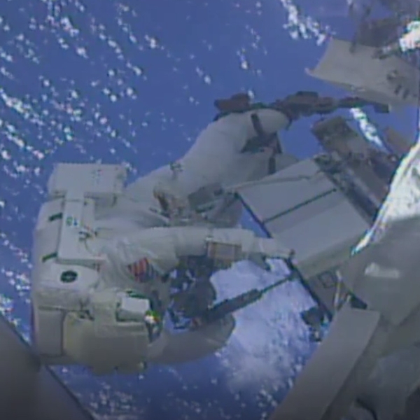 美國太空人帶著 Gopro 上太空，居然發現沒帶記憶卡影片爆紅！