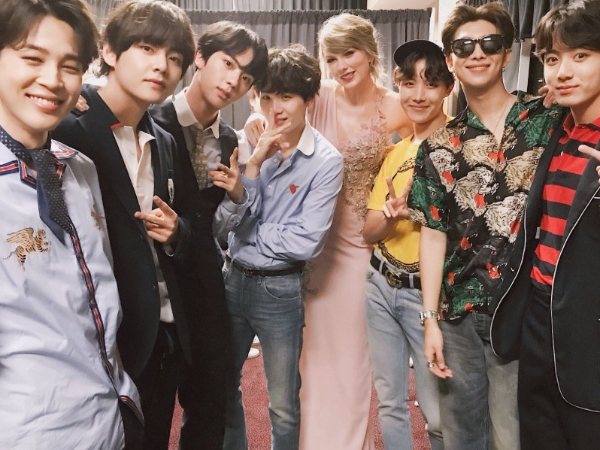 南韓總統撰長文表揚！BTS 《Love Yourself 轉 'Tear'》於「Billboard 200」奪冠　成 12 年來首張攻頂的外語專輯！