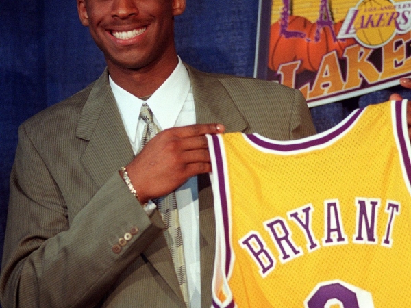 是巧合還是魔咒？這幾位 NBA 球星竟都剛好出自「第 13 順位」！