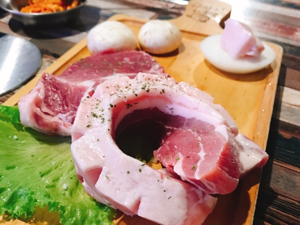 不要再洗我版了！全台10大韓式燒肉必收！八色烤肉、豬五花全部瑪西搜優！