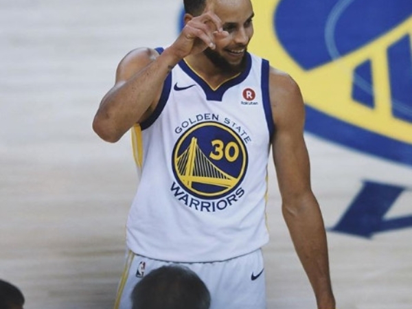 總冠軍第一戰豪取 29 分！Curry 腳踩 UNDER ARMOUR Curry 5 冠軍賽全新配色「 TakeOver」