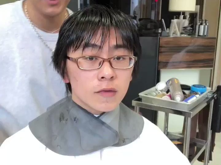 男人真的要靠髮型！這名宅男靠著理髮師成功大改造　搖身一變成桃花街頭潮男！