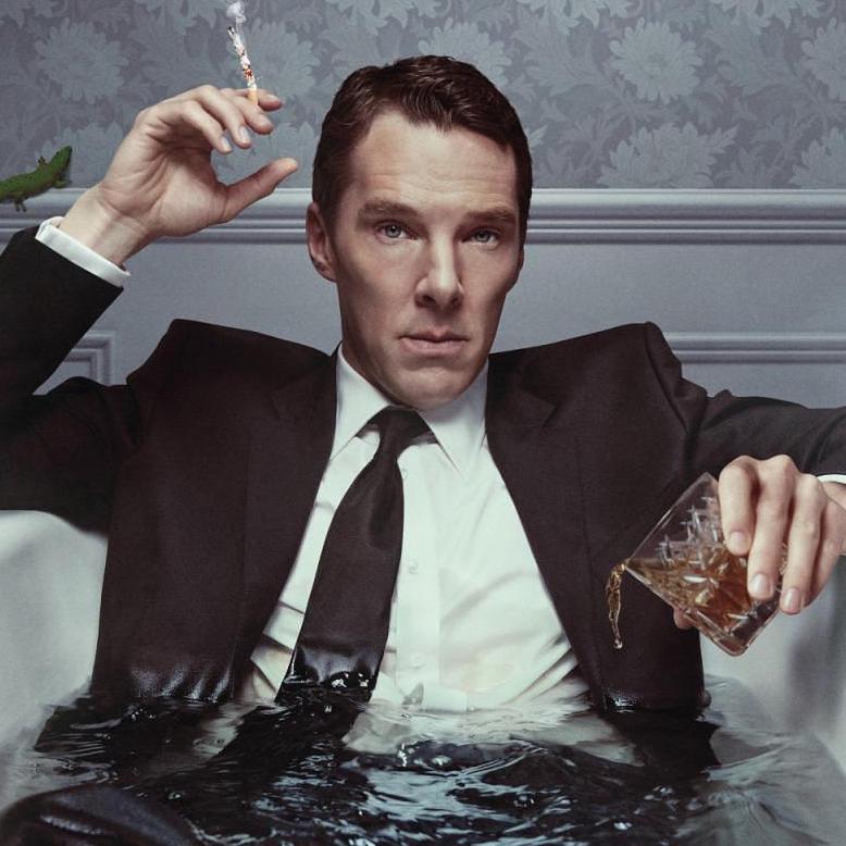 棄當英倫紳士！花花公子造型的 Benedict Cumberbatch 同樣吸引…