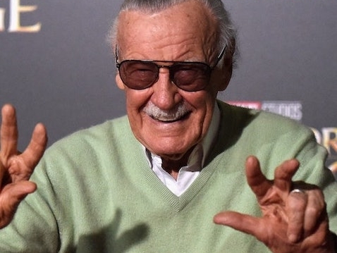 「Marvel 之父」Stan Lee 遭持槍賊人恐嚇,20 名警員重兵護駕