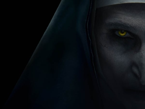 《厲陰宅 2》嚇人大魔王！角色電影《鬼修女》最新預告和海報　溫子仁影迷超期待！