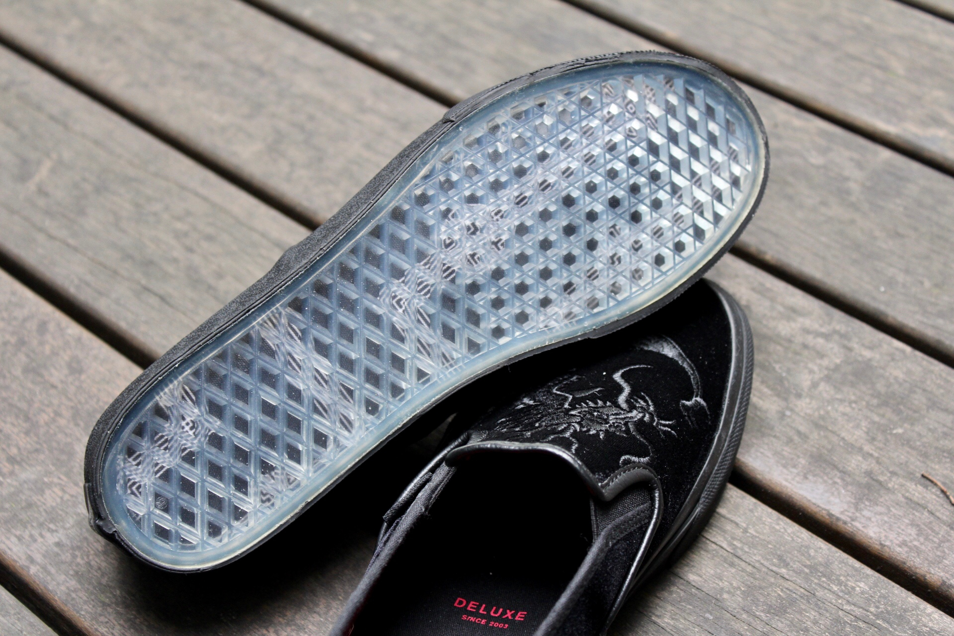 龍魂席捲刺繡工藝! VANS X DELUXE 亞洲限定6月16日發售