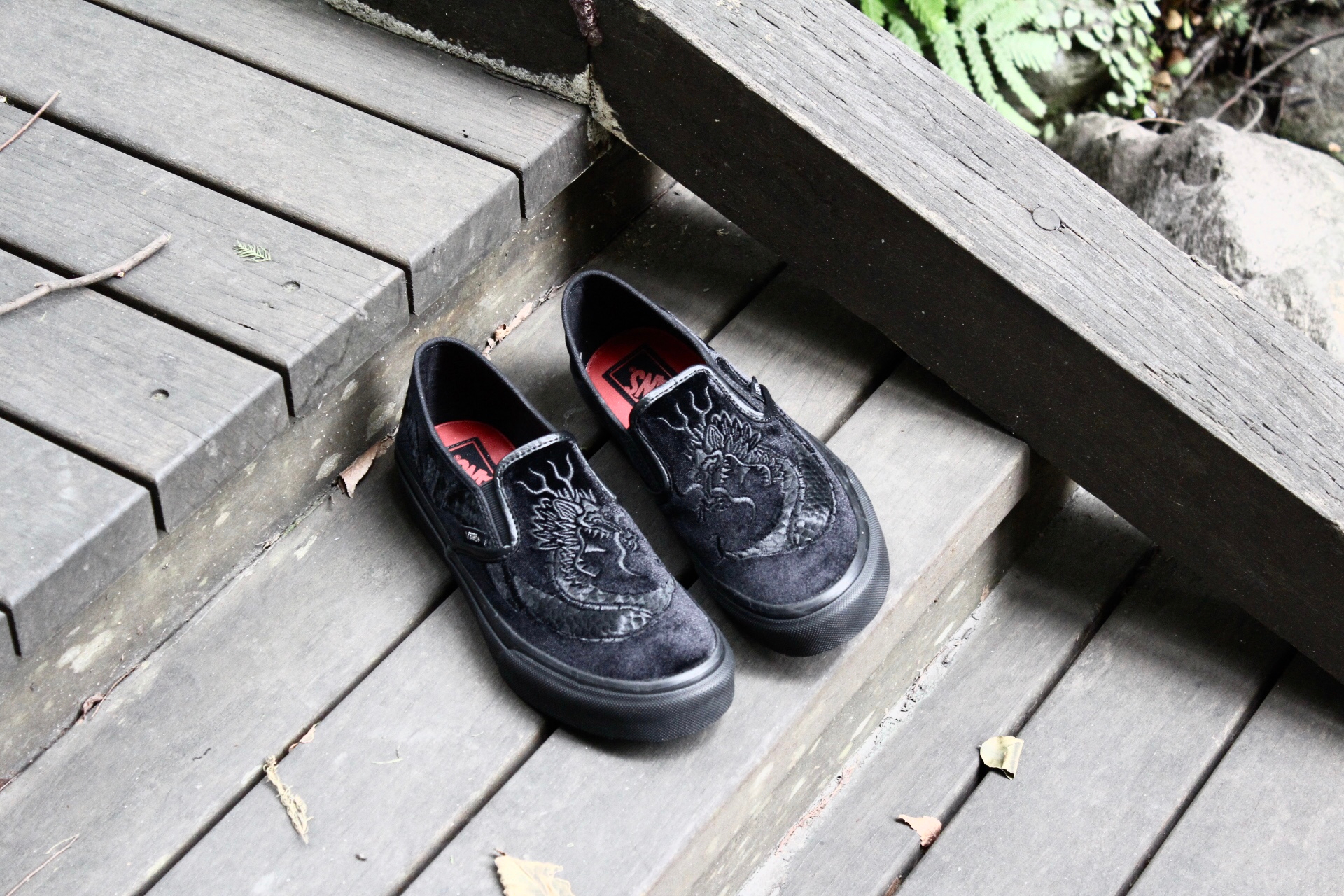 龍魂席捲刺繡工藝! VANS X DELUXE 亞洲限定6月16日發售