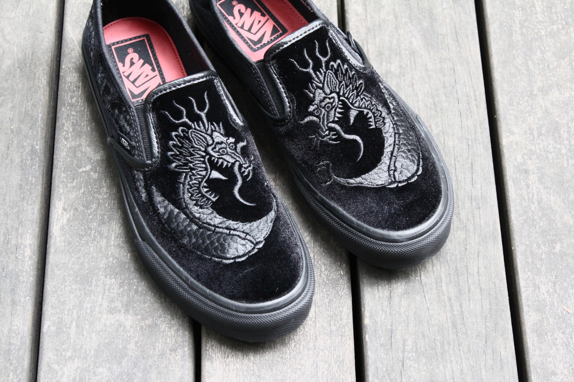 龍魂席捲刺繡工藝! VANS X DELUXE 亞洲限定6月16日發售