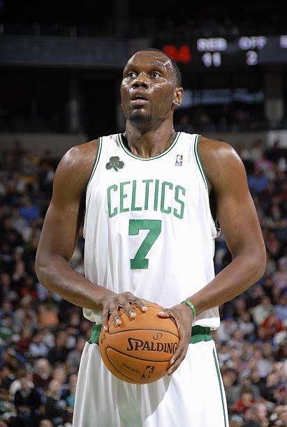 喬丹變白人、大鬍子燙玉米鬚?盤點「史上最糟糕 NBA 球員玩偶」 絕對讓你笑到不行!