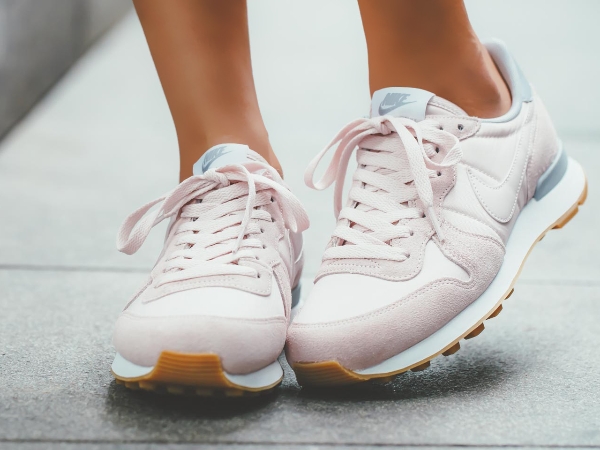 女神必備款！NIKE INTERNATIONALIST 夢幻棉花糖色系今天開賣！