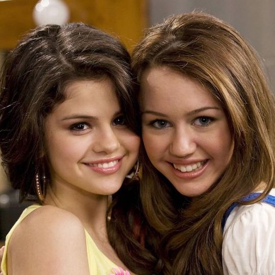 捍衛好姊妹：能夠有個像 Miley Cyrus 的好朋友，Selena Gomez 真有福氣