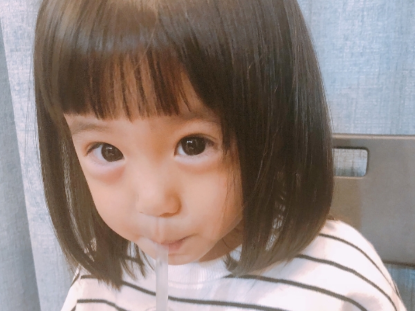 2 歲的咘咘原來是髮型界 It Girl，新髮型集潮流元素於一身！