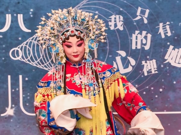 2018新光三越【這夏聽她說~我的心裡只有她】 七大故事展區、19組跨領域藝術家，挑起你的視覺感動神經！ 台北信義新天地A9 6/14-7/1全台巡迴展演首站登場！ 粉紅風暴來襲！這夏邀你一起來 聽「她」說！