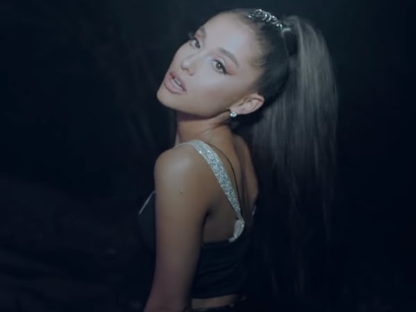 Ariana Grande 新歌攜手 Nicki Minaj 卻失利？〈The Light Is Coming〉被罵爆：「慘不忍睹」！