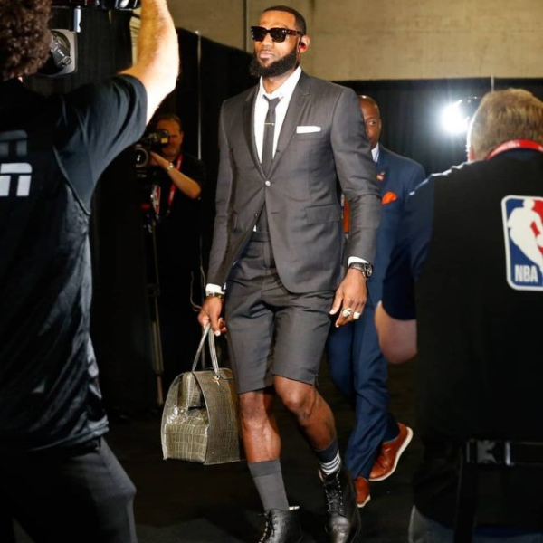 會打也要會穿！美媒評選「NBA 年度最會穿搭球員」　大鬍子竟然只入圍年度第 2 隊？