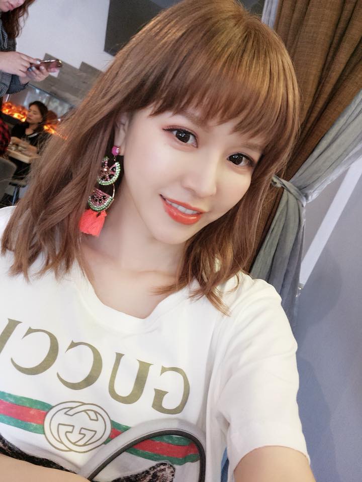 右胸出現不明硬塊!美妝Youtuber「崔咪」化療剃光寶貝秀髮只敢在家偷哭:一切都變了,回不去了
