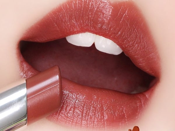shu uemura 全新 6 款「#MLBB茶玫瑰」強勢來襲！只有全包，沒有別的...