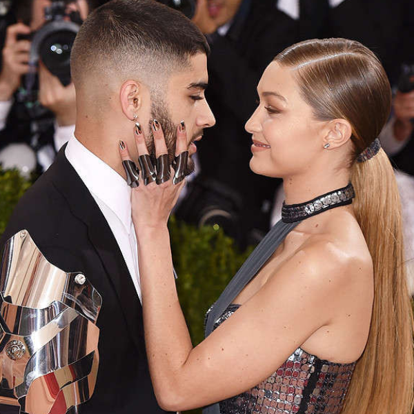 被說戀情很假！吉吉哈蒂德反擊：我不需要贊恩追蹤我 Ig，因為他胸膛上刺著我的雙眼