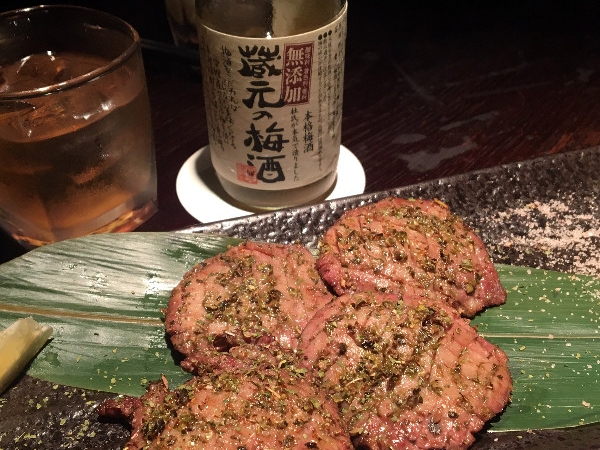 一不小心就會錯過！隱藏在巷弄裡的「沉穩系居酒屋」，絕對是下班後的好去處！