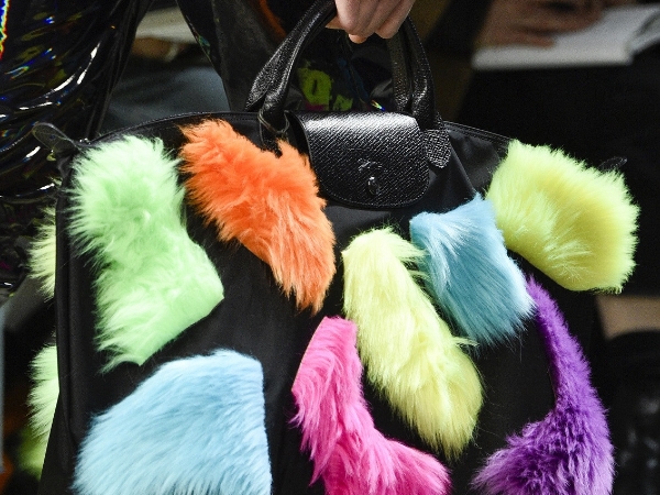 Longchamp x Jeremy Scott 未來感霓虹包款 NEON BAG 全台限量10只!