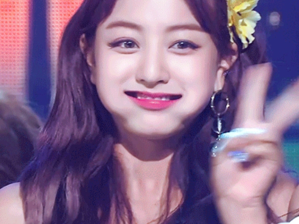 TWICE「吃冰塊」慶祝得獎模樣 韓媒：韓國史上女團最可愛畫面！