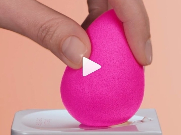 Beautyblender 推出首枝長效粉底液，將會成為史上最強底妝產品！