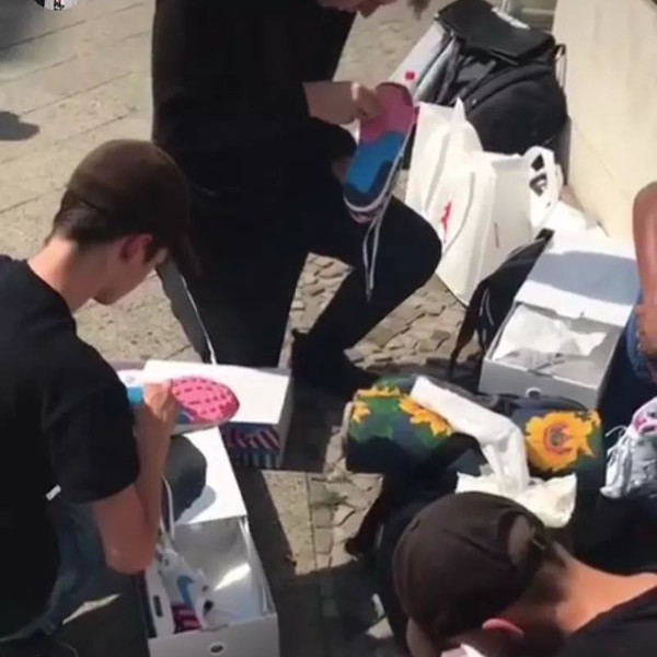 打擊炒價業者的必殺技？！德國知名鞋鋪強制規定「買家必須把鞋子穿上才能走出店門外」