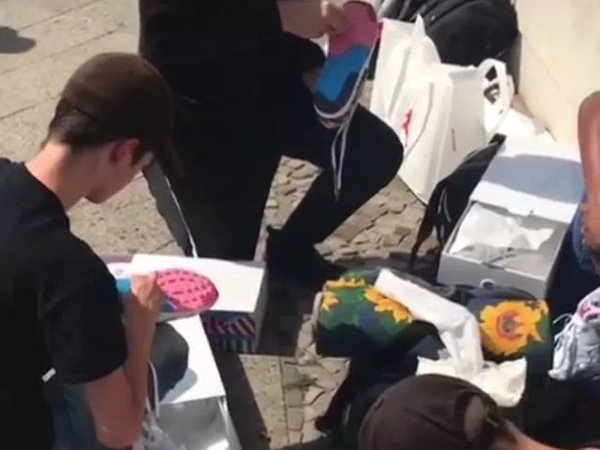 打擊炒價業者的必殺技？！德國知名鞋鋪強制規定「買家必須把鞋子穿上才能走出店門外」