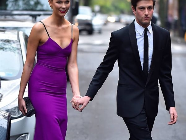 25 歲美國超模 Karlie Kloss 宣布與男友訂婚　與企業家相戀 6 年期待嫁進豪門！