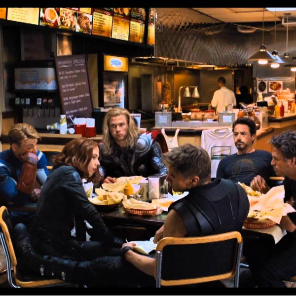 喬斯溫登在導演圓桌會議揭密　經典「沙威瑪餐廳」片尾竟是在首映會後才即興拍的！