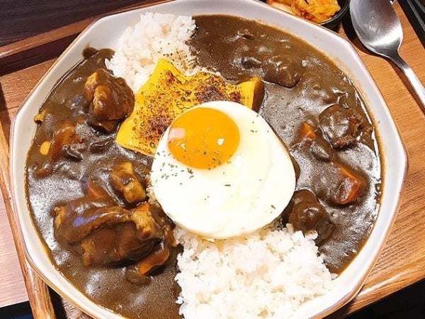 咖哩正當道!盤點台北四家咖哩飯料理,在夏天提振你的食慾