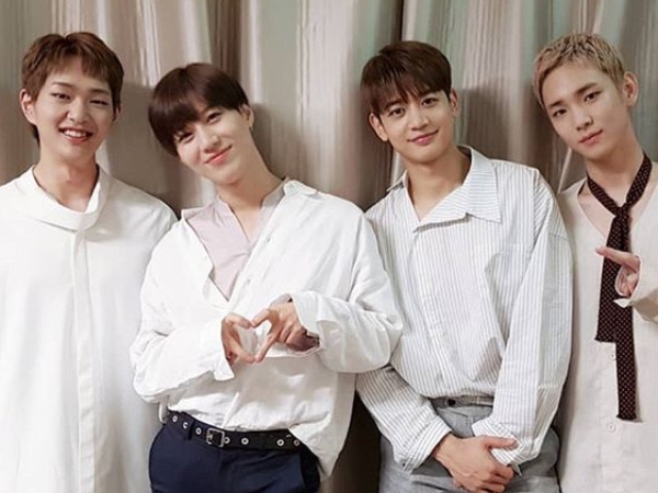 SHINee 演唱會謝幕有洋蔥！珉豪抬手搭肩「第五人」　忠實粉絲一秒噴淚 ……