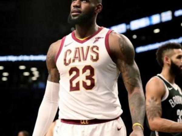 粉絲變成酸民？！川普在推特大嗆 LBJ　網友立即翻出多則過去他「稱讚詹皇」的貼文！
