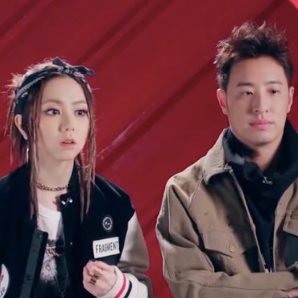 〔嘻哈老砲兒〕潘瑋柏《死了都要愛》忘詞，下秒立刻拔 mic 回神與鄧紫棋炸裂舞台！