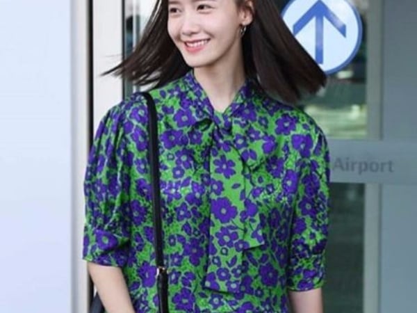 人比花嬌!潤娥「名牌花朵洋裝」襲港,手寫「中文字」好有愛!
