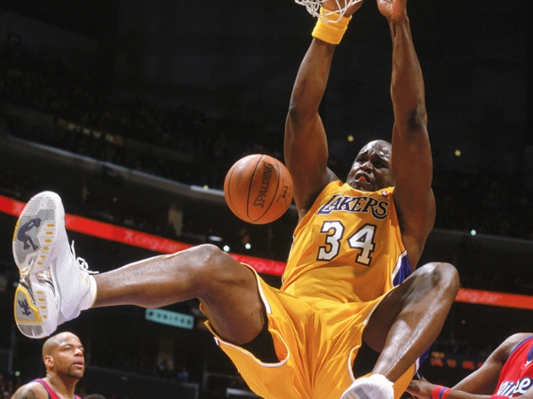 當 Shaq 遇上真正的鯊魚 網友笑:第一次看到俠客歐尼爾對位時這麼虛!