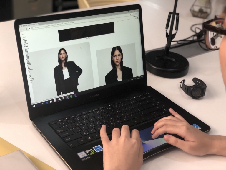 ASUS ZenBook Pro 新功能超強大！現在起不用擔心主管在你背後猛盯螢幕了～