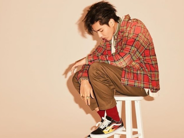 節目上私底下都瘋狂著用！吳亦凡新單曲照片裡這雙「火焰鞋」又將成爆款？