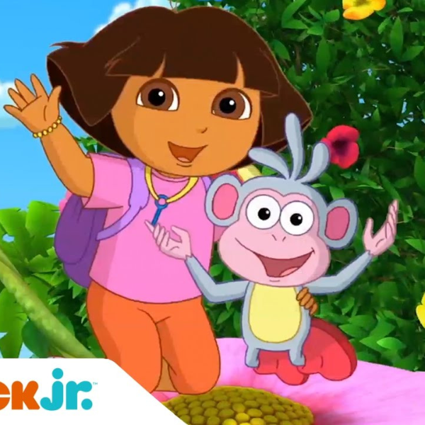麥可貝製作！《愛探險的Dora》曝光首張真人版女主角劇照　上衣配短褲穿搭完全複製！