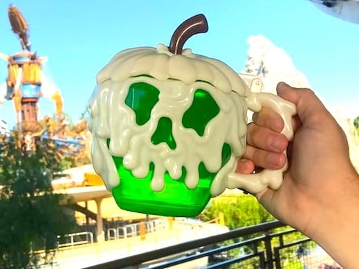 搶先看！Disney 釋出今年萬聖節商品照，毒蘋果造型杯子太燒心了