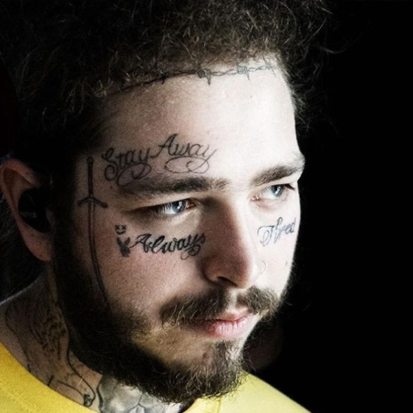 多位專業刺青師評論歐美 Rapper 「臉部刺青」！傻眼表示「有些根本就是國小課桌椅上的塗鴉」