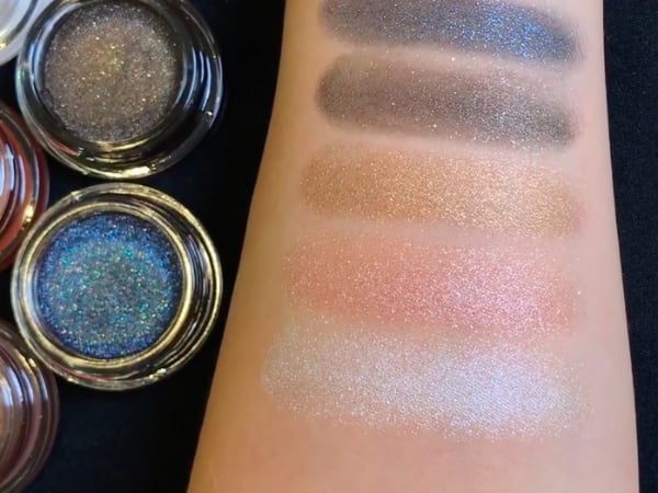 彈力觸感太療癒！GIORGIO ARMANI 「決戰眼彩凝霜」，內斂奢華光，眼睛不泡腫