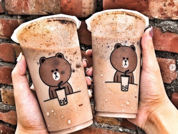 這樣太欠買！茶湯會聯名 LINE FRIENDS 推出「透明杯」 ，公開網友票選 TOP 5 飲料