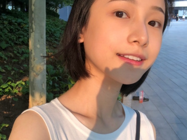已戀愛！《延禧攻略》明玉被封「天生初戀臉」，私底下還是個文青音樂才女！