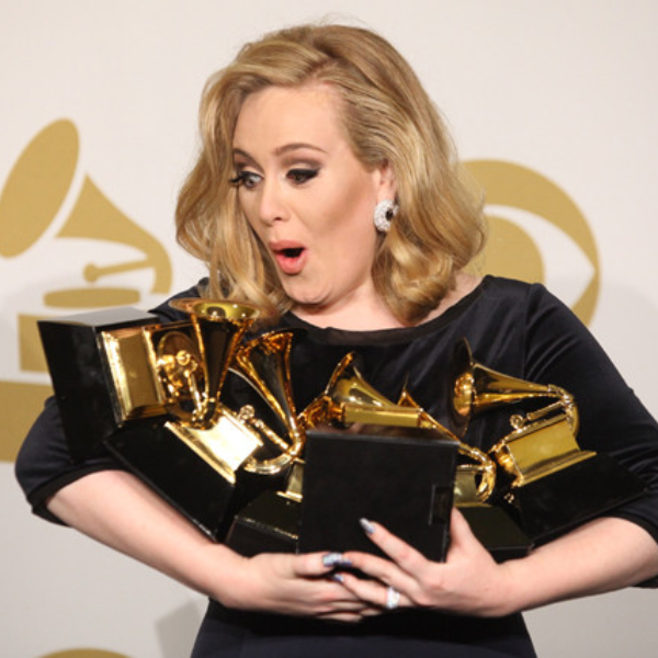 大神等級！愛黛兒《21》專輯獲 17 白金認證　名列英國銷量第 4 高緊逼披頭四！