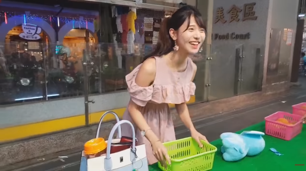 逛士林夜市被當肥羊？！韓人氣實況主「企鵝妹」買芒果被坑　網批：丟台灣人的臉