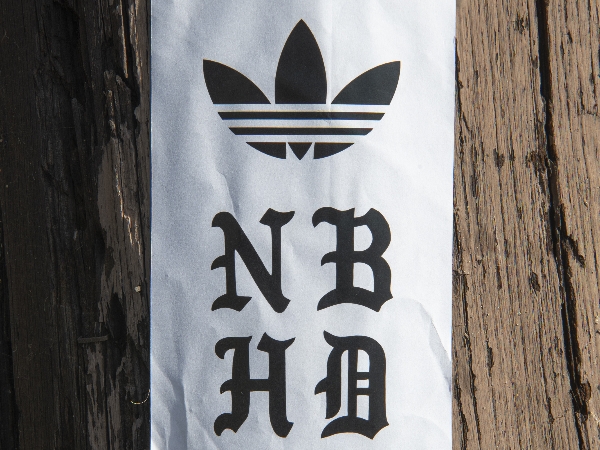 特邀肯爺演唱會設計師 Cali Thornhill DeWitt 合作！NEIGHBORHOOD X adidas Originals 第二彈將在本週發售！