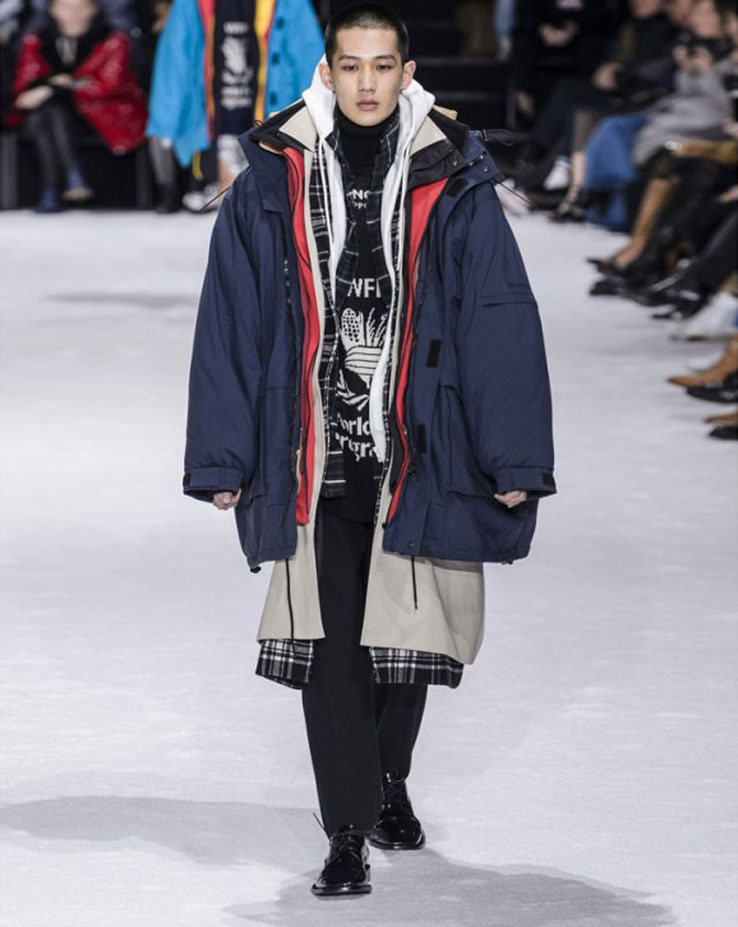 連衣著也要搞多層次？Balenciaga 無極限推出「七合一多層次秋冬大衣」你會買單嗎？