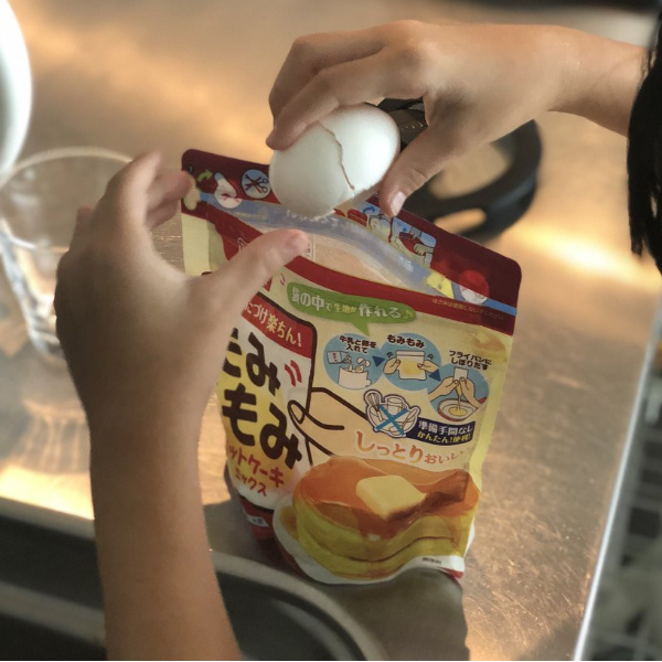 料理笨蛋也能做！日本推出超簡單「自製鬆餅袋」爆紅　居然連量杯都不用拿！