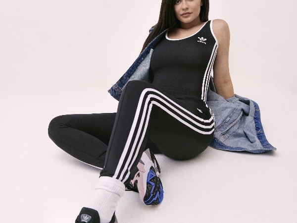 最新代言照出爐！Kylie Jenner 性感演繹 adidas Originals Falcon 全新配色！